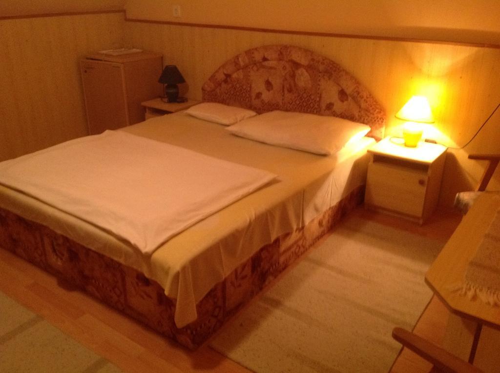 Club Torony Hotel Rum bild